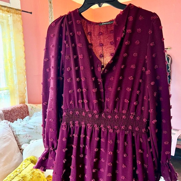 Elegant Burgundy Dress - Picture 2 of 2